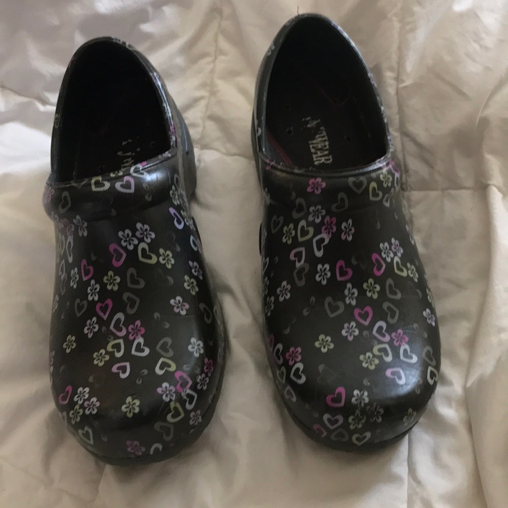 Anywear clogs